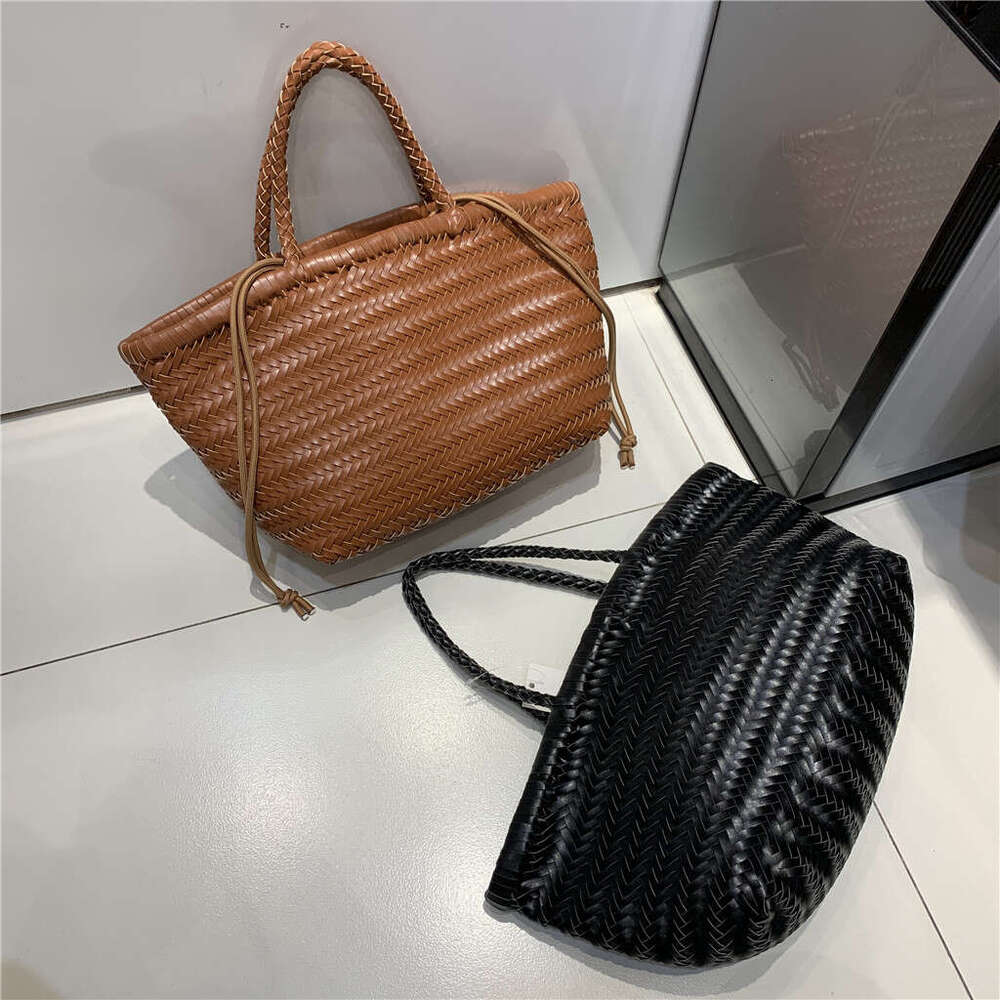 French Vegetable Basket PU Handmade Woven Seaside Vacation Handbag Women 2024 Large Capacity Retro Trendy Tote Bag