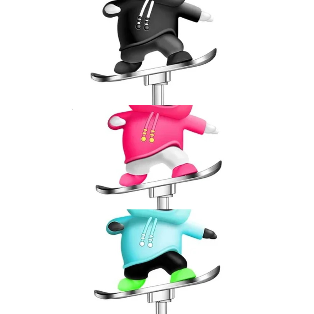 New Automatic Sliding Skateboard Bear Alloy Cute Cartoon Scooter Center Console Ornaments Creative Car Decoration Accessories