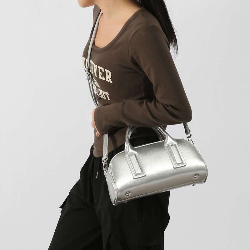 2024 New Niche Retro Commuting Handbag Women's Simple Fashion Single Shoulder Versatile Trendy Crossbody Bag