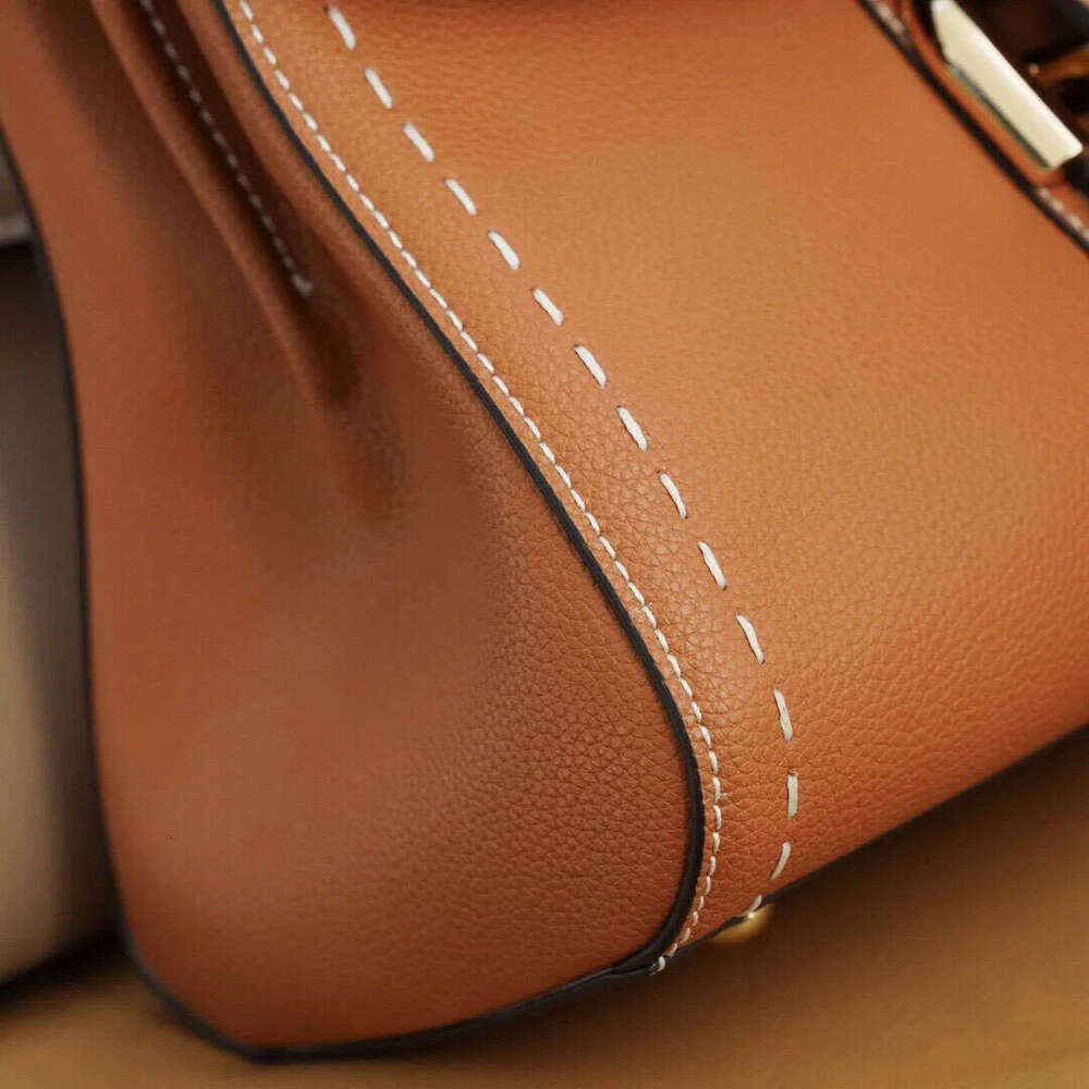 Classic Design Mini Handbag Women's Genuine Leather Retro Small Square 2024 Fashionable Cowhide Shoulder Crossbody Bag
