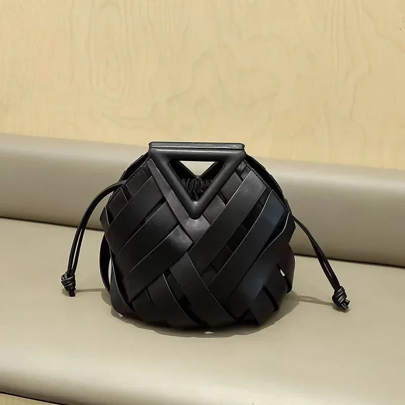 Arrival High Fashion Top-handle Brown Woven Shoulder Bags for Women with Hollow-out Unique Style Bucket bag 241030 aece 4