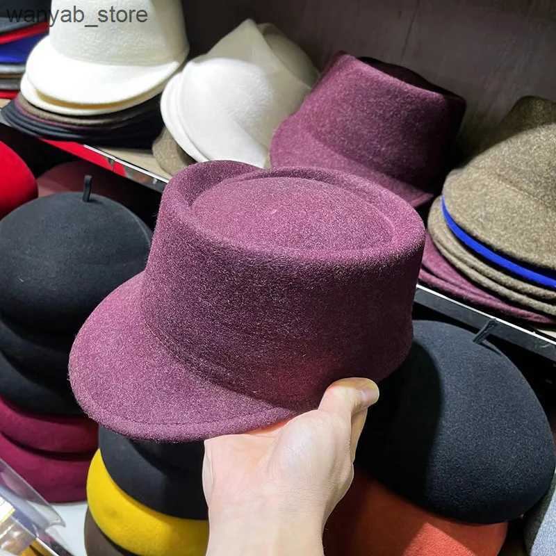 Stingy Brim Hats Winter Fedora Hat for Women Korean Flat Top Navy Wool Hat British Casual Black Gray Khaki Equestrian Hat Fashion High Quality L240910