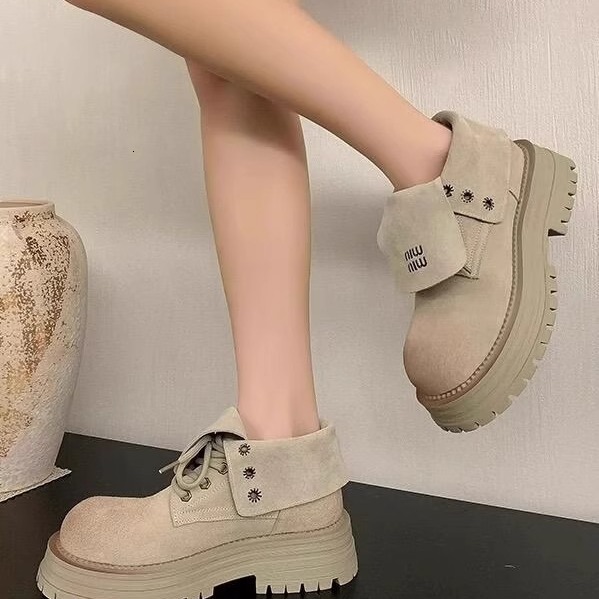 Thick soled, thick heel, height increasing Martin boots for women, 2024 autumn new item, lace up versatile short boots, flip up yellow boots
