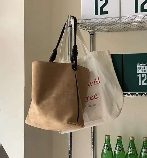 Korean Version Instagram Autumn/Winter Retro Suede Single Shoulder Bucket Large Capacity Portable Tote Women's Bag