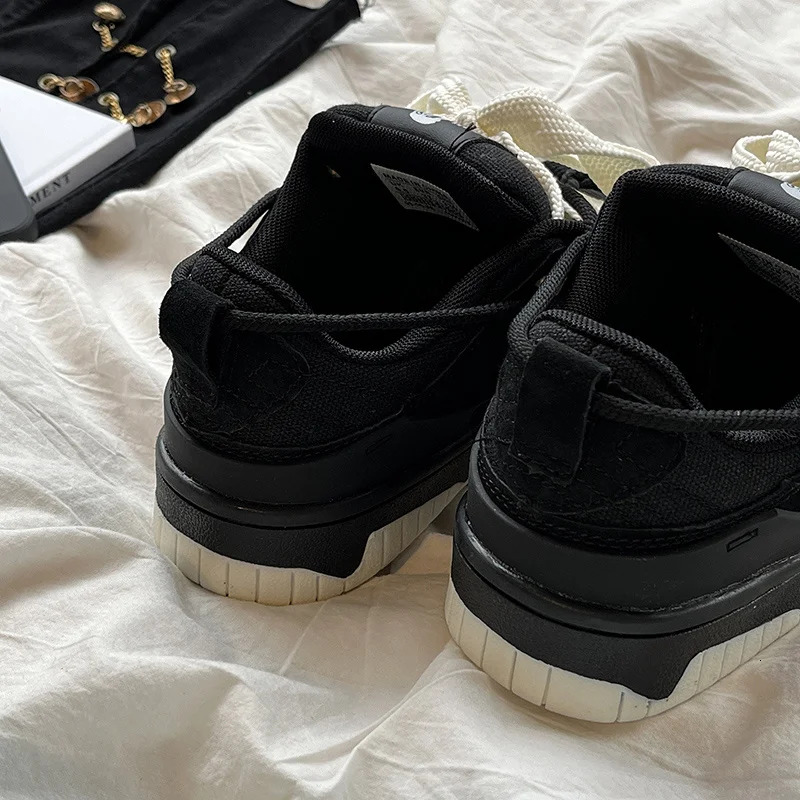 2025 New Designer Spring/summer Retro Niche Design With Strap Skateboard Bread Men's And Women's Trendy Contrasting Color Sports Shoes