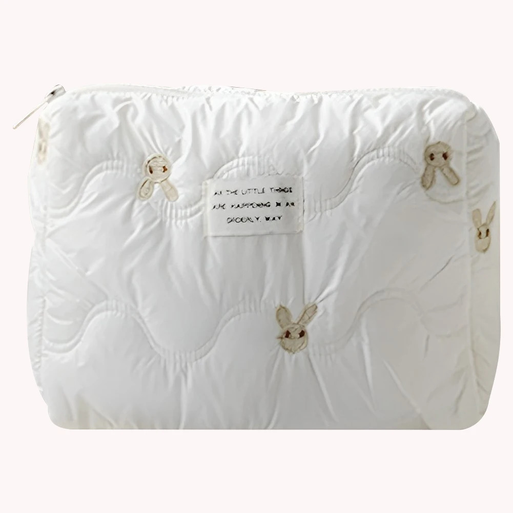 Womens makeup organizer bag embroidered rabbit cartoon makeup clutch with zipper used for toilet accessories 241031