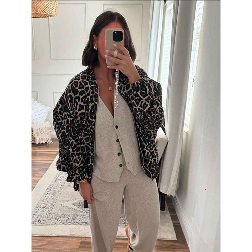 Retro Leopard Print Cotton Coats Women Autumn Chic O-Neck Long Sleeve Zipper Jackets 2024 Female Winter Warm High Street Outwear