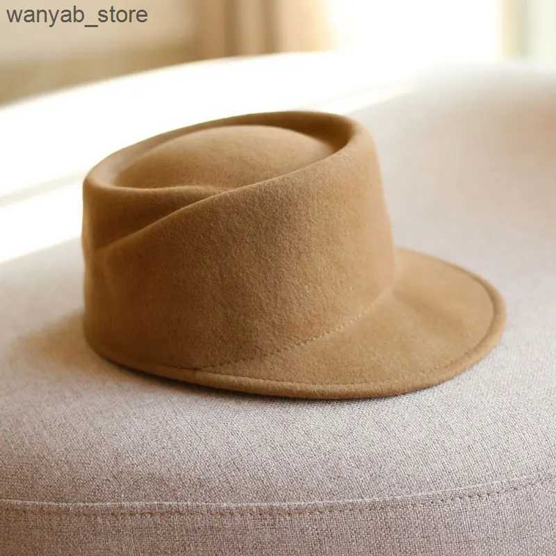 Stingy Brim Hats Winter Fedora Hat for Women Korean Flat Top Navy Wool Hat British Casual Black Gray Khaki Equestrian Hat Fashion High Quality L240910