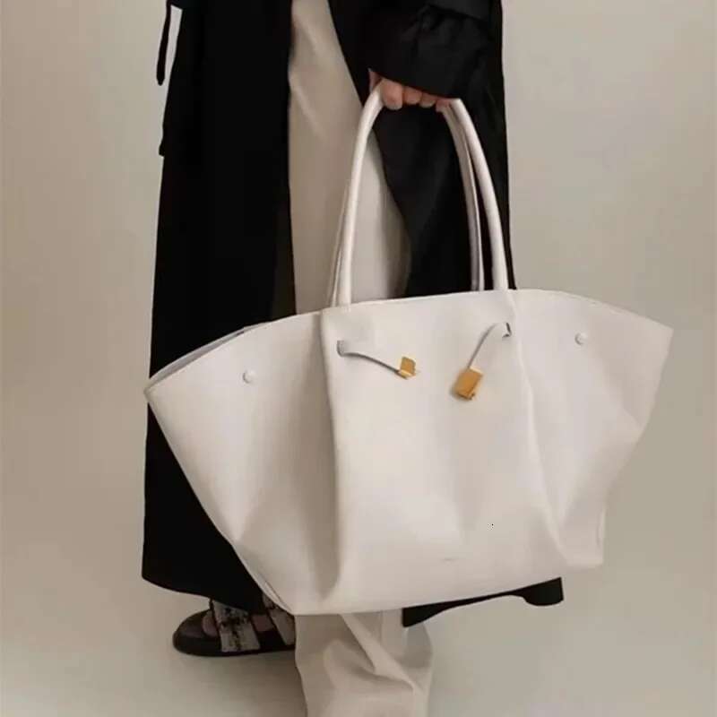 2024 Latest Large Capacity China Designer Commuting Versatile Tote Bag Handbags For Women