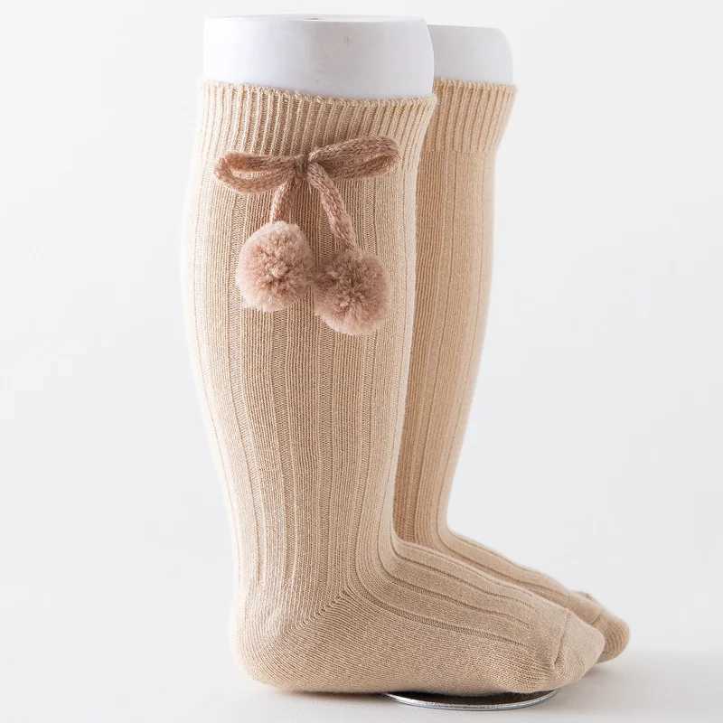 Autumn and Winter Preschool Girls Cotton Pong Socks Knee High Soft Baby Long Socks Ball Carrying Children Christmas Socks W241030