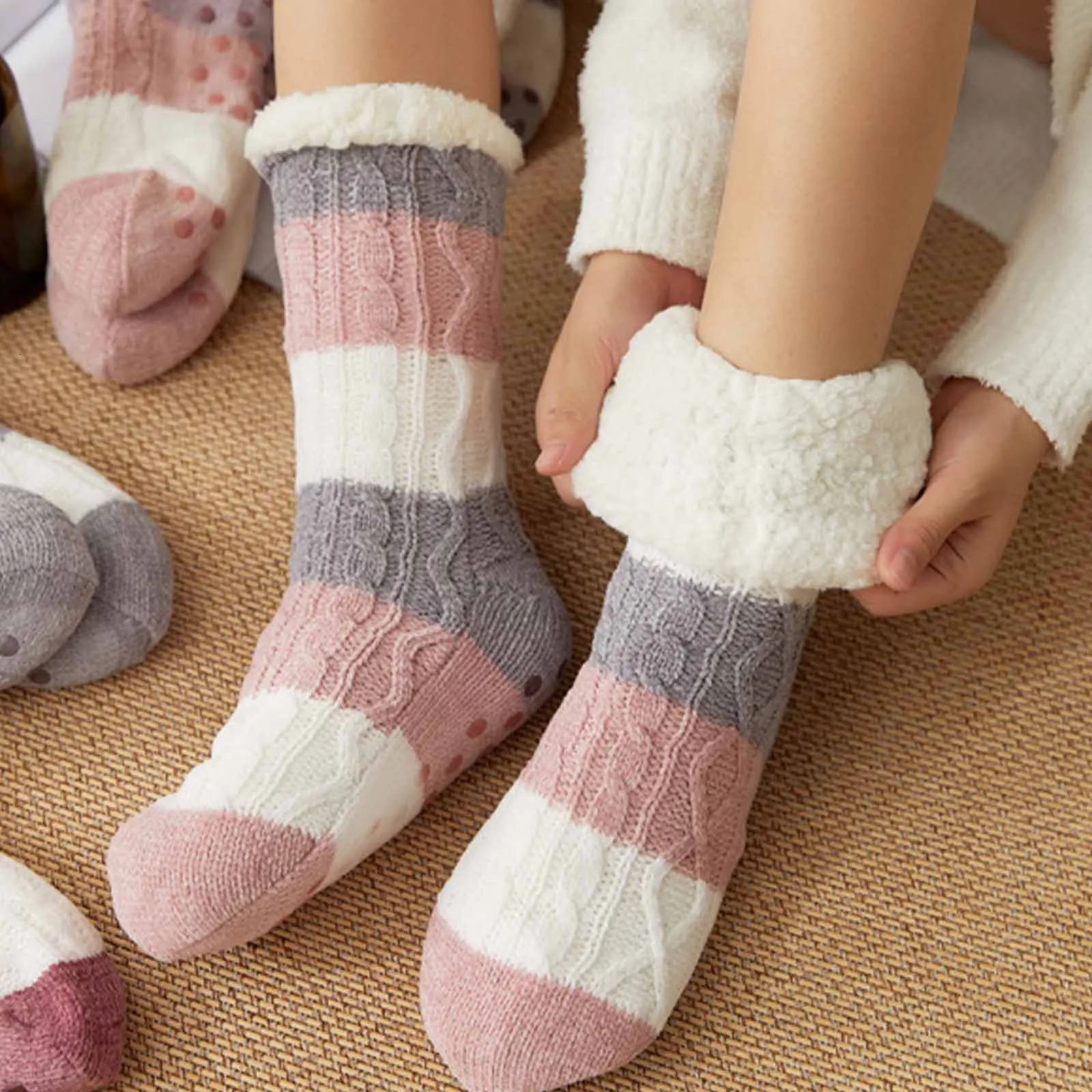 Women Winter Socks Warm Fluffy Contrast Color Striped Fleece Thicken Sleep Sock Fuzzy Plush House Sleeping Slipper Sock 241031
