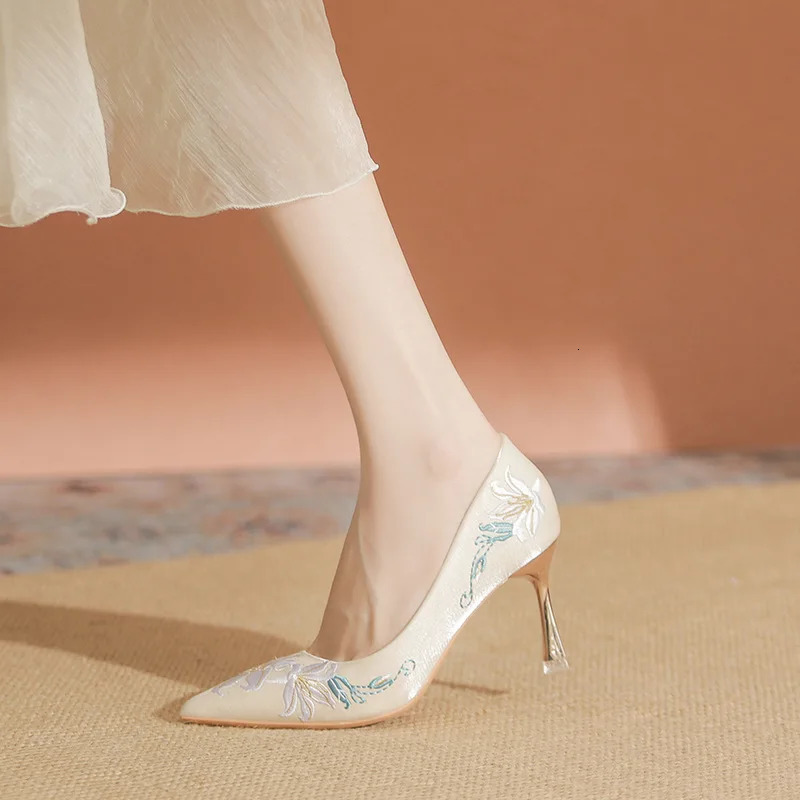 Women Pumps 2024 Spring Autumn Embroidery High Heels Shoes Women Sexy Pointed Toe Stiletto Heeled Party Wedding Shoes 241031