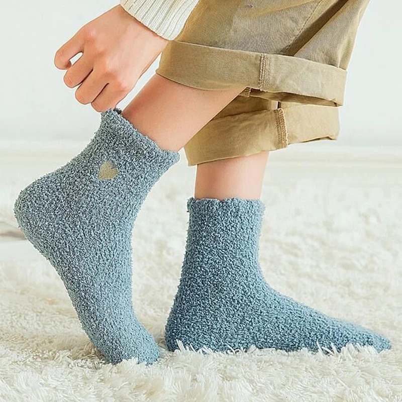 Casual Love Plush Socks Women Winter Warm Thickening Heart Printing Sleeping Snow Socks Coral Fluffy Tube Wool Sox 241031