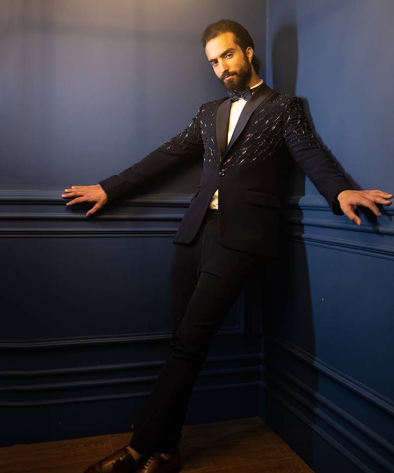 Cool Wedding Tuxedos 2 Pieces Shawl Lapel One Button Pockets Shining Appliques Customize Coat Pants Fashion Party Prom Occasions Tailored Exquisite