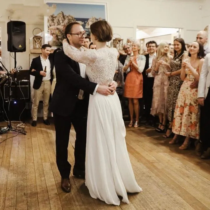 Elegant Long Sleeves Lace Chiffon Wedding Dresses Sheer Deep V-neck Sexy Garden Beach Bridal Gowns 2023 Fall Bride Dress Robe De Mariee