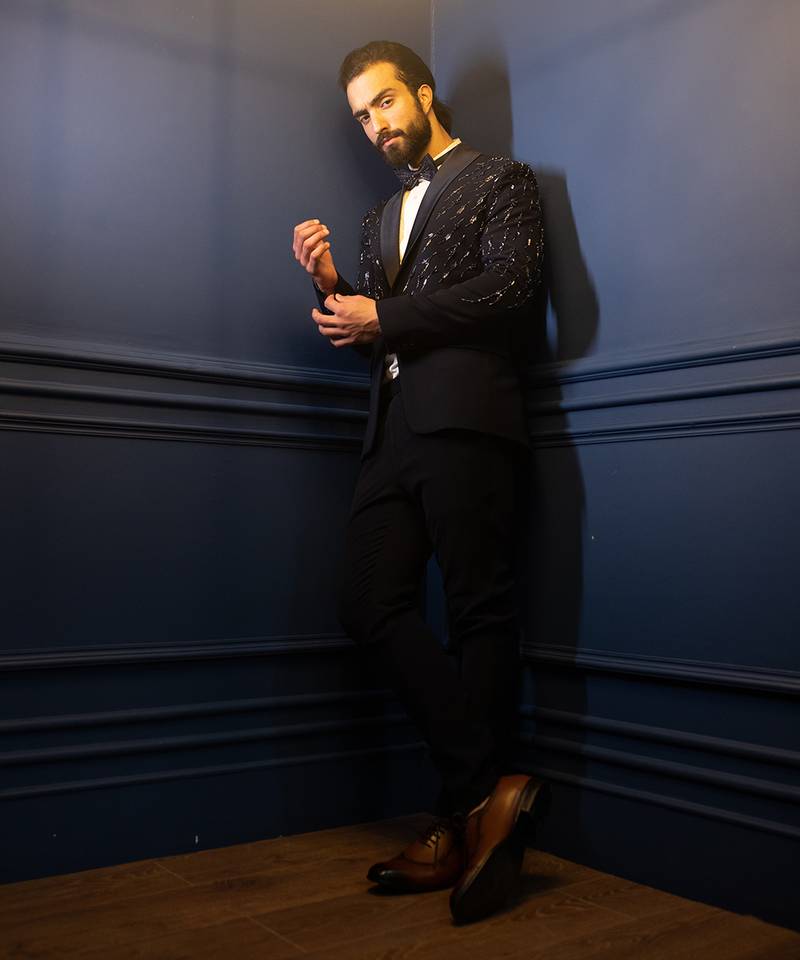 Cool Wedding Tuxedos 2 Pieces Shawl Lapel One Button Pockets Shining Appliques Customize Coat Pants Fashion Party Prom Occasions Tailored Exquisite