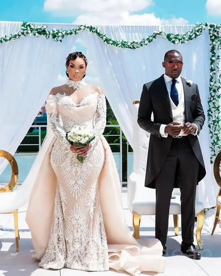 Luxury African Mermaid Wedding Dresses Beaded Lace Appliques Long Sleeves Arabic Aso Ebi Bridal Gowns With Detachable Train Illusion High Neck Robe De