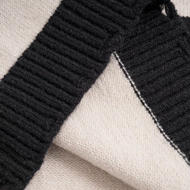 Men's Sweaters Men Ripped Streetwear Harajuku Knitted Heart Black Striped Holes Jumper 2023 Hip Hop Fashion Loose Pullover 230831