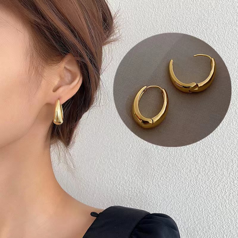 Women's Classic Copper Alloy U-Shaped Earrings with Smooth Finish - Oval Design, Vintage Gold Tone