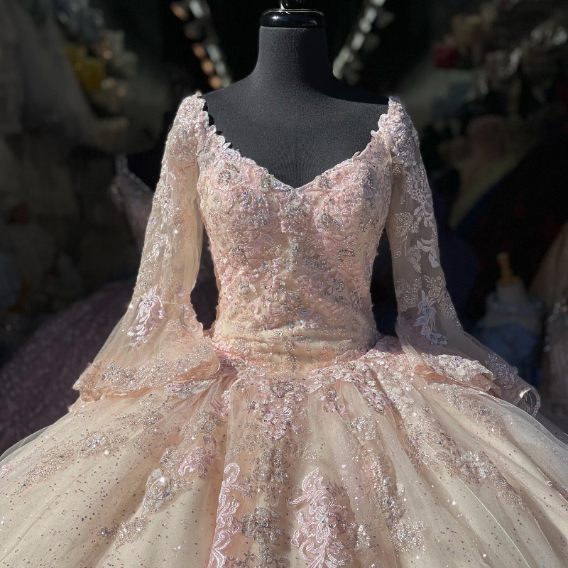 Pink V-Neck Ball Quinceanera Dresses Applique Lace Beads Long Sleeved Princess Birthday Party Prom Gown vestidos de 15 anos