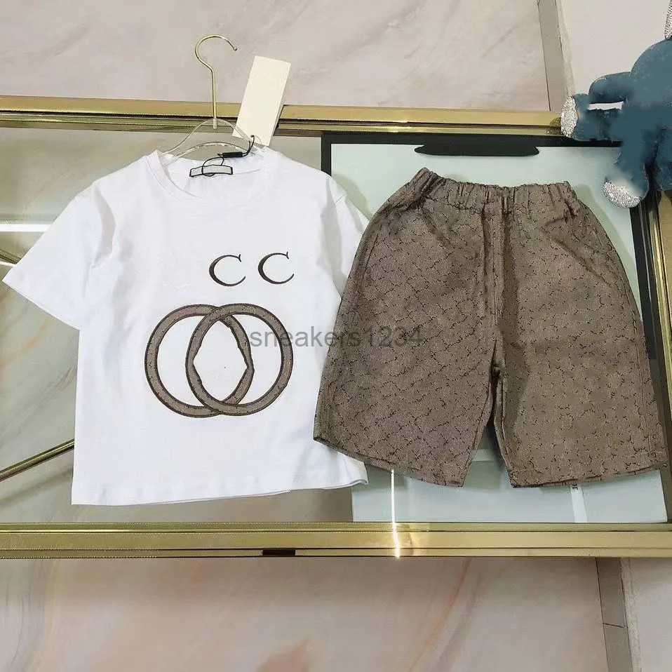 Luxury designer Clothing Sets kids T-shirt white monogrammed shortst fashion British fashion brand summer childrens treasures girls cotton black white two piece 5