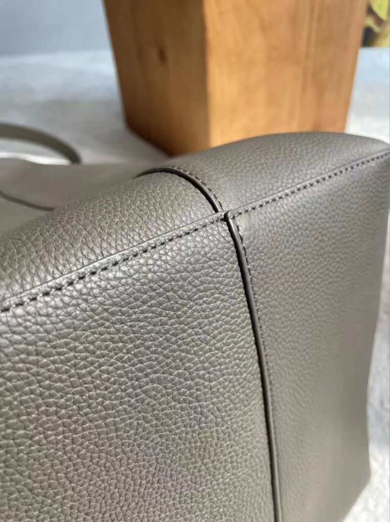 3 Shopping Bags 2023 AutumnWinter Genuine Leather Tote Bag Women's Fashion Casual Underarm Large Capacity One Shoulder Bucket 230901 4