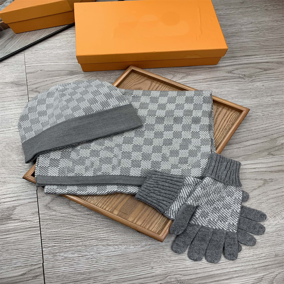 Luxury New High Quality Scarf Hat Glove Sets 3 Piece For beanies Men Women Wool Winter Design Caps Shawl Designer Hats Scarves Wool Beanie Wrap Scarfs Box