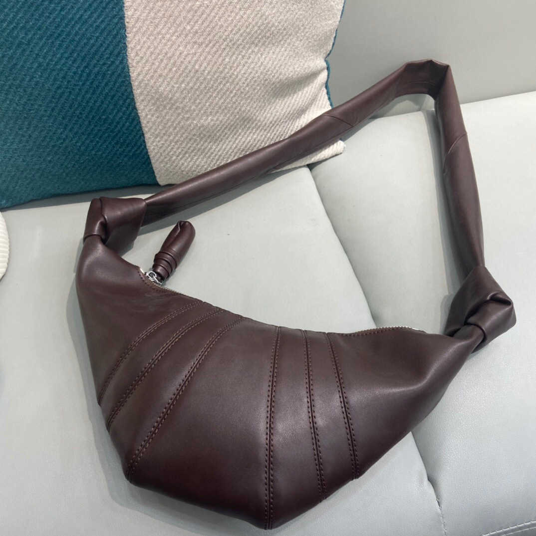 Top Quality Croissant Bag Unisex Luxury Sheepskin Solid Color Fashion Versatile Crossbody Shoulder Bag Classic Soft Leather Dumpling Bag Chest Bag 230902