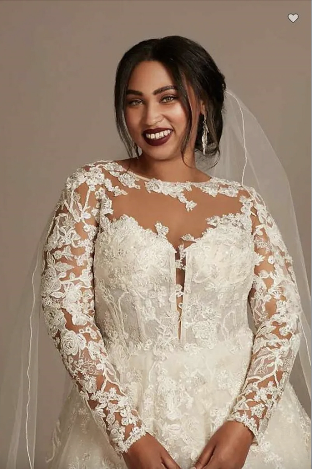 OLEG CASSINI Lace Illusion Long Sleeve Plus Size Wedding Dresses 2023 Sheer O-Neck Applique Ral Puffy Skirt Princess Bridal Gown Robes