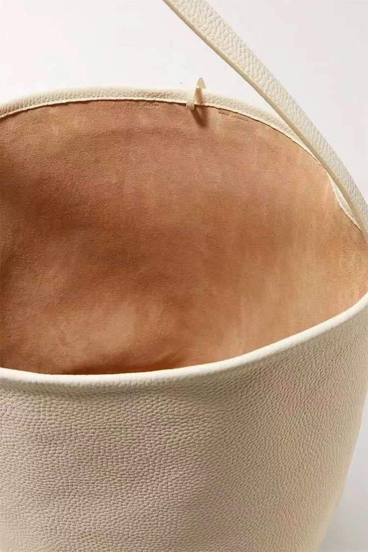 3 Shopping Bags 2023 AutumnWinter Genuine Leather Tote Bag Women's Fashion Casual Underarm Large Capacity One Shoulder Bucket 230901 4