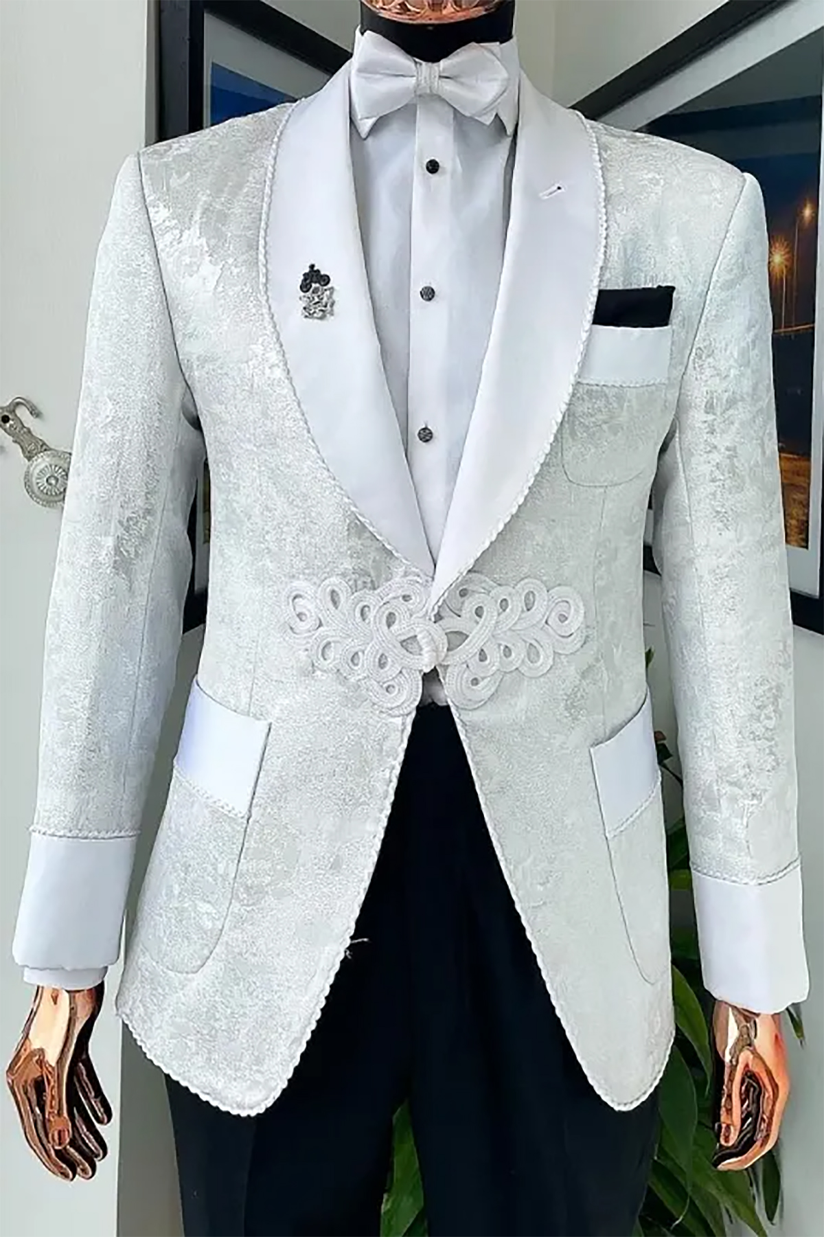 Gorgeous Wedding Tuxedos 2 Pieces Shawl Lapel One Button Pockets Jacquard Weave Customize Coat Pants Fashion Formal Prom Occasions Tailored Exquisite