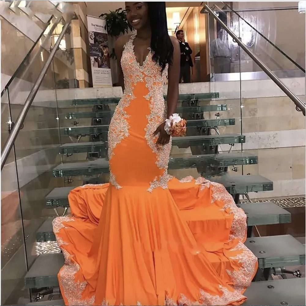 Sexy Prom Dresses Orange Halter Lace Appliques Crystal Beads Backless Mermaid Evening Party Gowns Special Ocn Wears 6660306