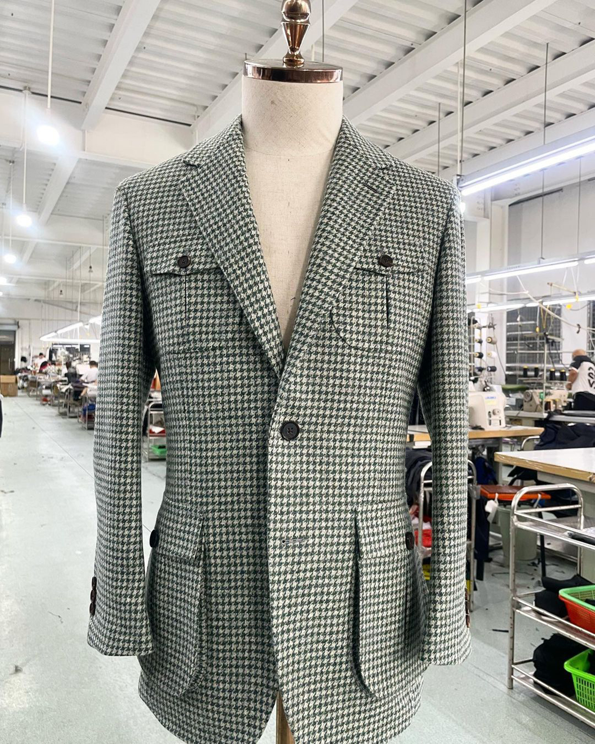 Mid Length Wedding Tuxedos 1 Piece Notched Lapel One Button Pockets Houndstooth Customize Coat Fashion Formal Prom Occasions Tailored Exquisite Autumn