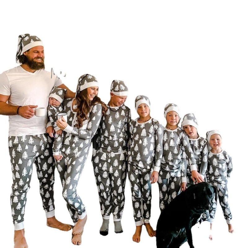 Family Matching Outfits Christmas Pajamas Set Dad Short Sleeve TopPants Mom Kids Santa Tree Printed 2Pcs Suit Baby Romper Xmas Pjs Look 230901