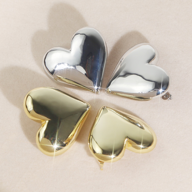 Luxury Designer 35mm Big Love Heart Stud Earrings Iced Out Bright Smooth Fashion Hip Hop Women Lady Festival Gift Jewelry