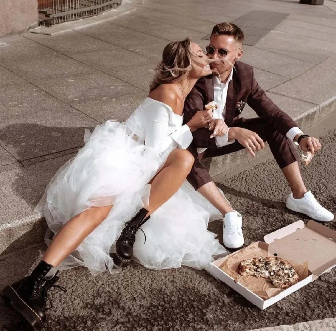 2024 Long Sleeves Mermaid Wedding Dresses Two Piece Bridal Gown Off the Shoulder Custom Made Sweep Train Ruffles vestidos de novia