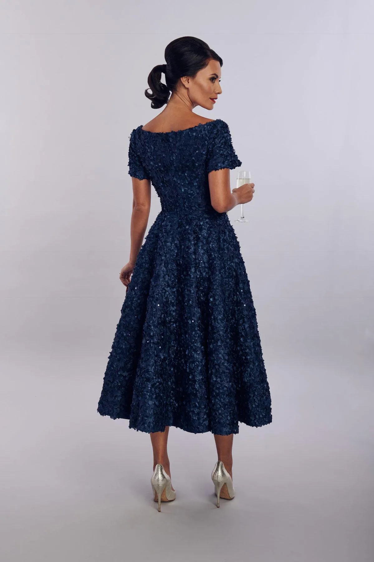 Elegent House Of Mooshki Mother of The Bride Dress 2026 Short Sleeve Ruched Lace Wedding Guest Dresss Tea Length Navy Blue Robe De Soriee