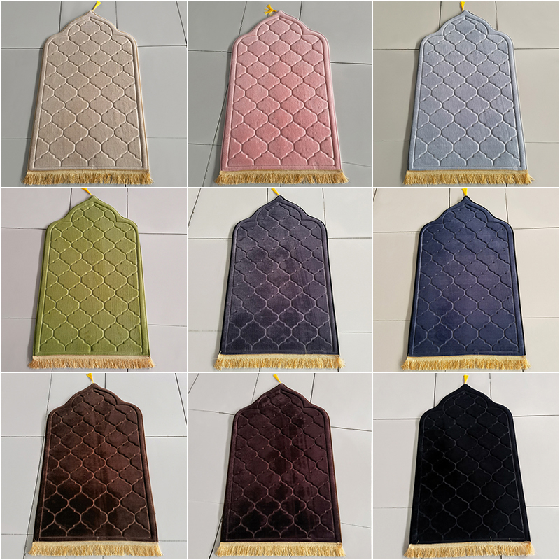 Carpets Flannel Prayer Mat Worship Blanket Kneel Embossing Floor Nonslip Soft Portable Travel Rug Ramadan Gift 230905