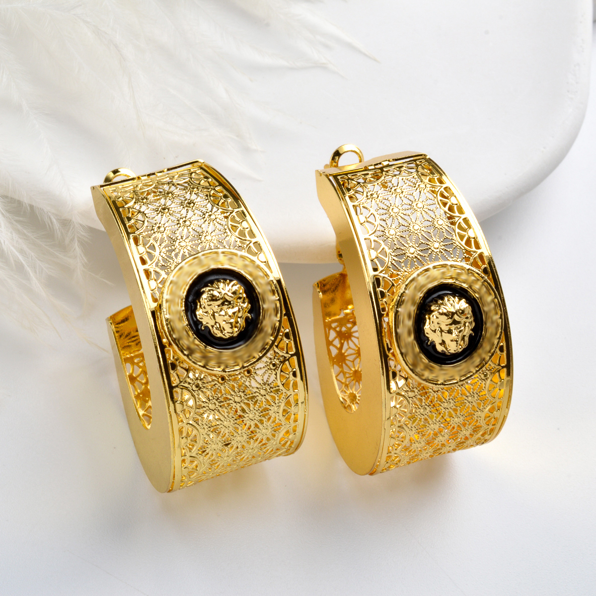 Stud Anting-anting berongga warna emas 18K Afrika Nigeria anting-anting Enamel hitam perhiasan pernikahan wanita geometri emas besar mewah Dubai Itali