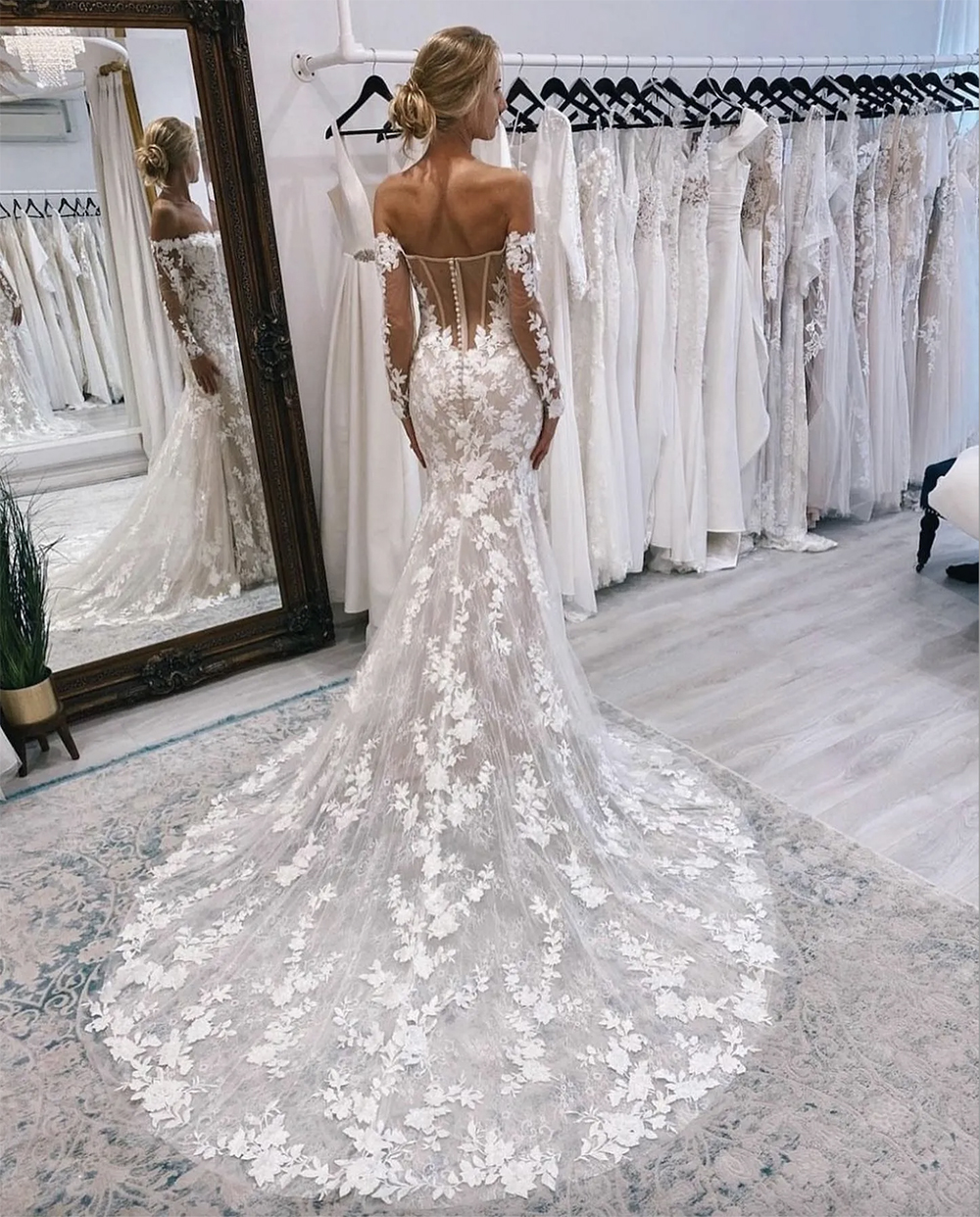 Elegant Mermaid Wedding Dresses Off Shoulder Lace Long Sleeves Luxury Wedding Dress sweep train button back wedding bridal gowns