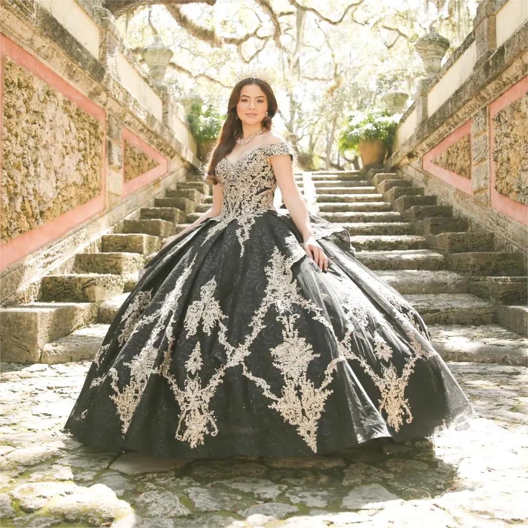Red Beaded Lace Ball Gown Quinceanera Dresses Appliqued Prom Gowns Sequined Off The Shoulder Tulle Sweep Train Sweet 15 Corset Masquerade Dress