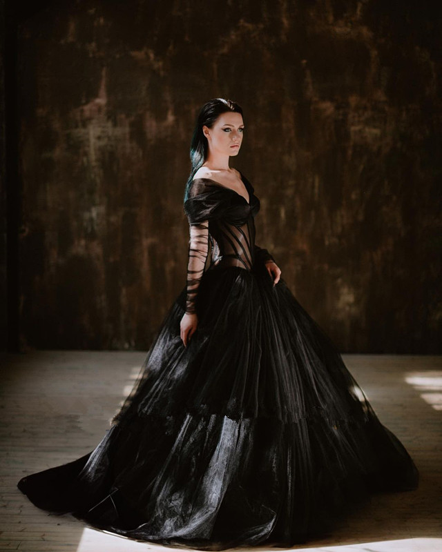 Black Gothic Halloween Wedding Dresses Off Shoulder Illusion Long Sleeve Boning Bustle Lace-up Corset Boho Bridal Gown