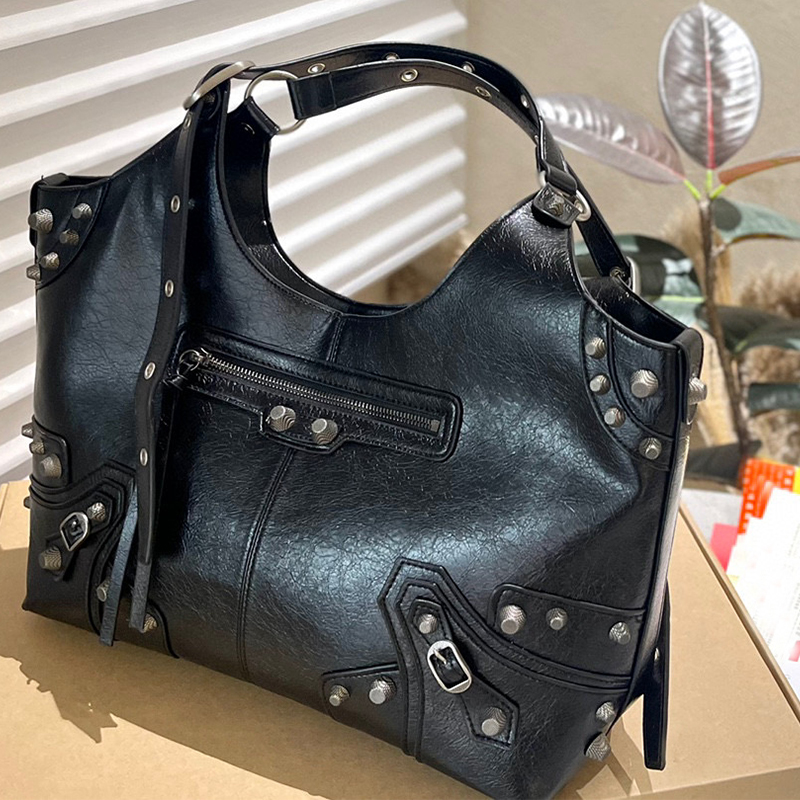 Designer Fashion Women's Mororcycle Shoulder Bags Totes Versatile Fashion Personality Women Locomotive Underarm Bag