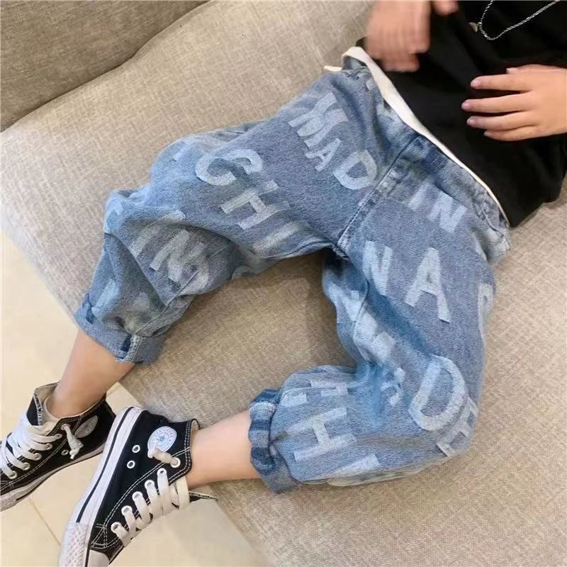 Jeans Boys' alphabet print jeans spring and autumn clothes 2023 910 years old children's loose trousers fashion boys' pants 230905