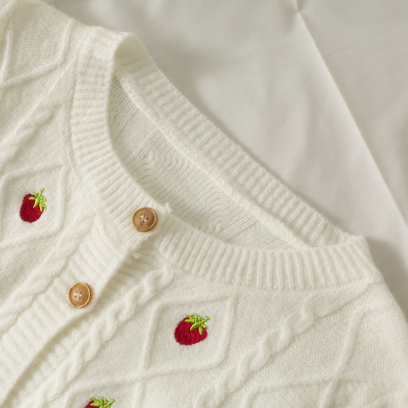 Womens Knits Tees Autumn sweet style strawberry embroidery singlebreasted loose longsleeved knitted cardigan sweater women 230906