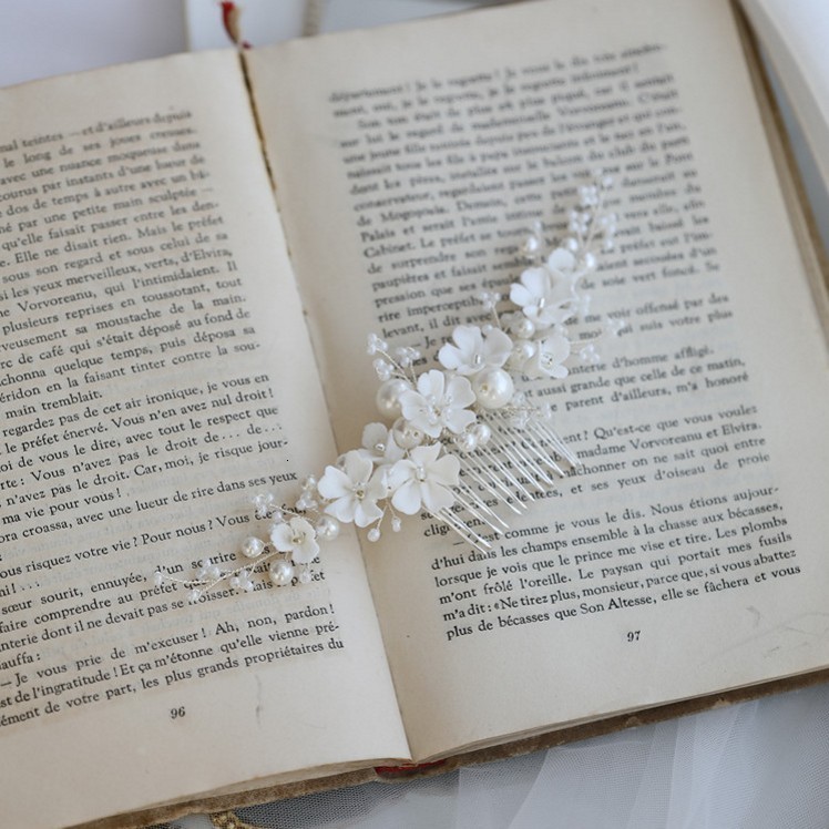 Wedding Hair Jewelry White Porcelain Flower Bridal Comb Hair Piece Pearls Wedding Jewelry Handmade Women Headpiece Hair Ornament 230907