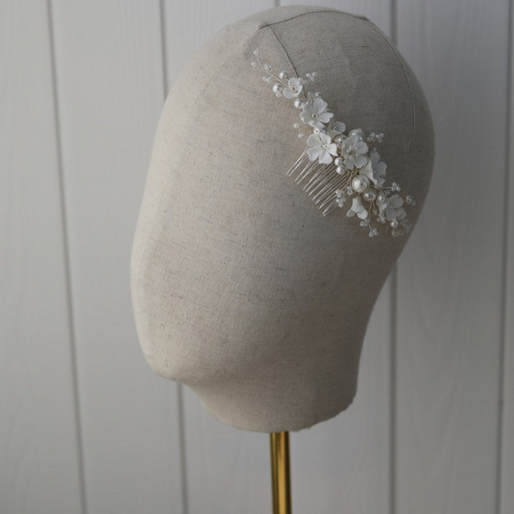 Wedding Hair Jewelry White Porcelain Flower Bridal Comb Hair Piece Pearls Wedding Jewelry Handmade Women Headpiece Hair Ornament 230907