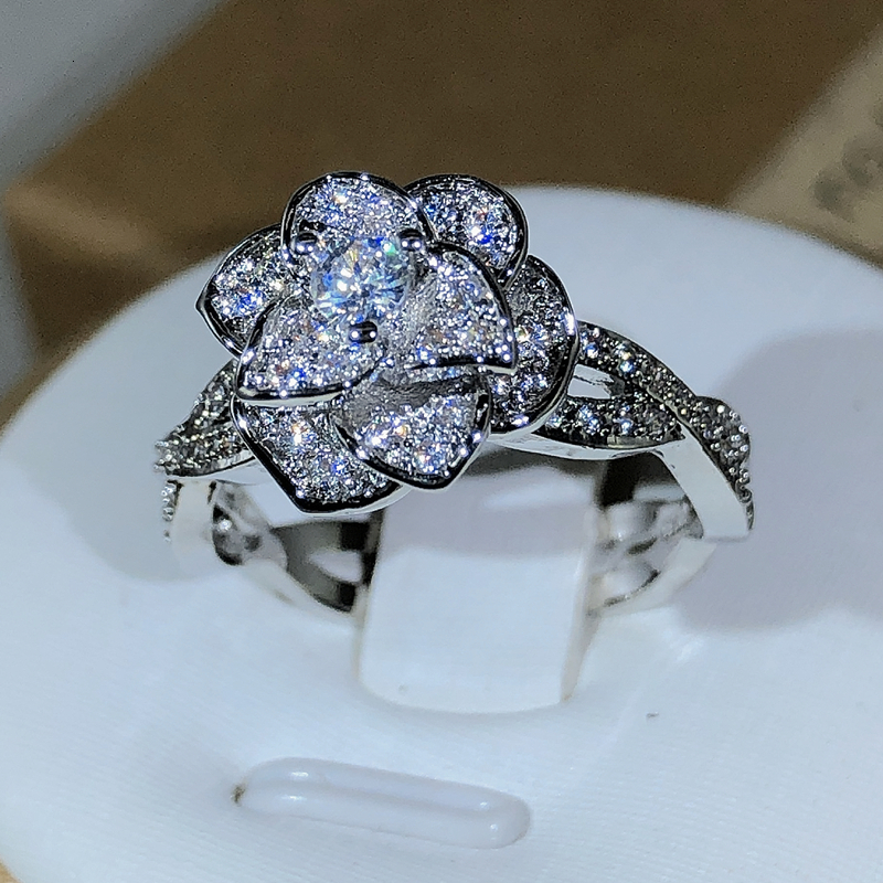 Wedding Rings 925 Sterling Silver InterTwined ThreeDimensional Rose Ring White Zircon Full Diamond Ring Ladies Temperament Elegant Jewelry 230907