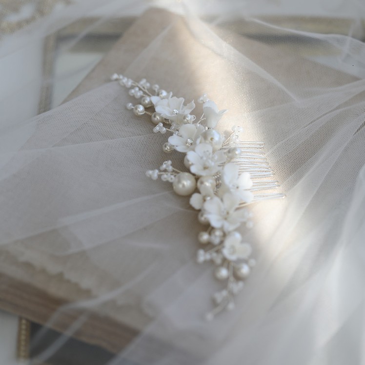 Wedding Hair Jewelry White Porcelain Flower Bridal Comb Hair Piece Pearls Wedding Jewelry Handmade Women Headpiece Hair Ornament 230907