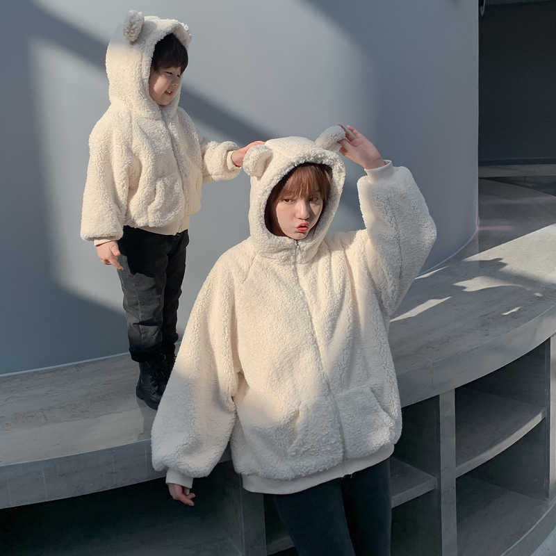 Down Coat Family Look Mom And Daughter Son Matching Clothes Winter Women's Fleece Jackets Kids Bear Jacket Baby Girls Boys Warm Coat R230905